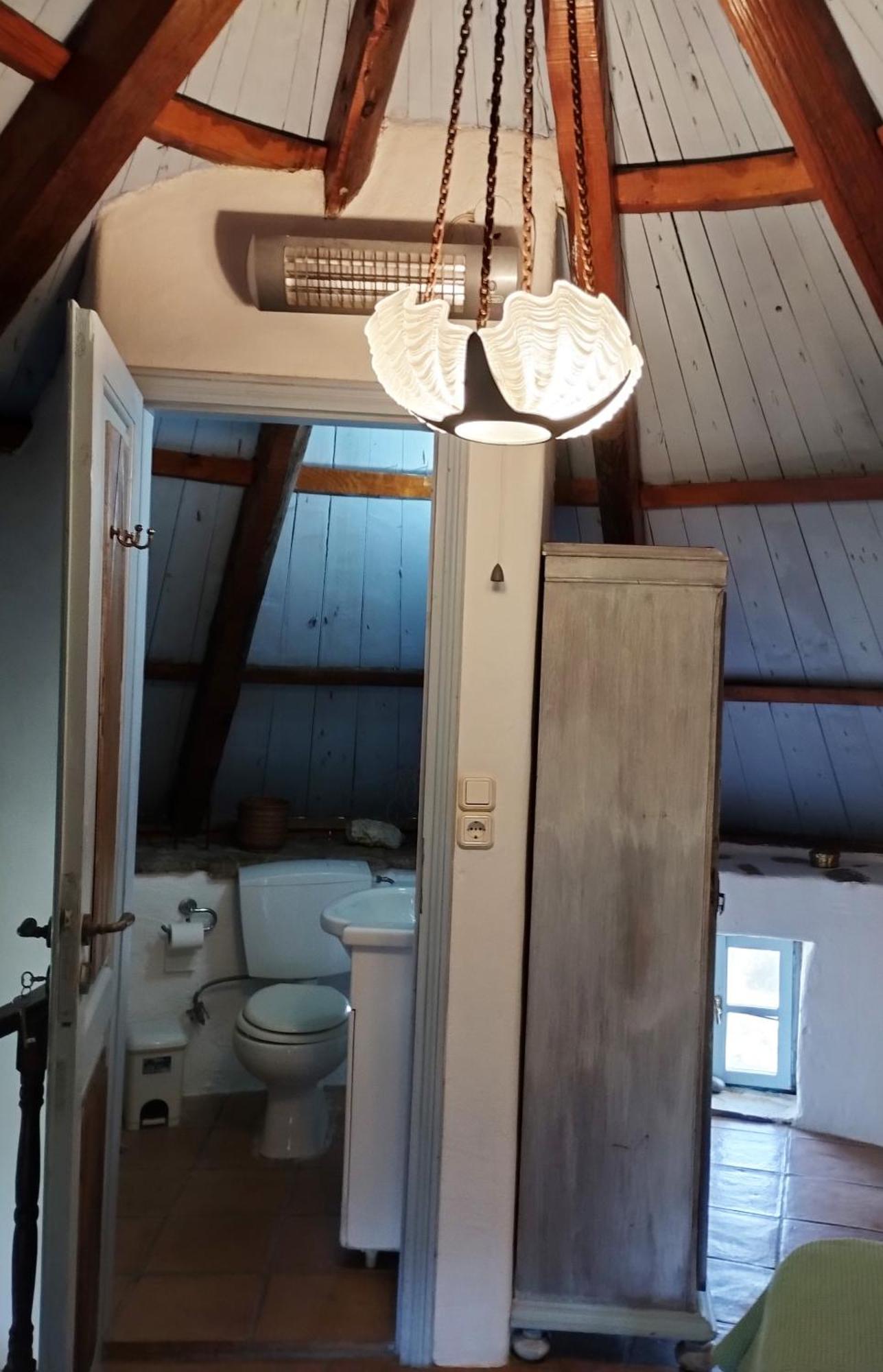Windmill Apartment *